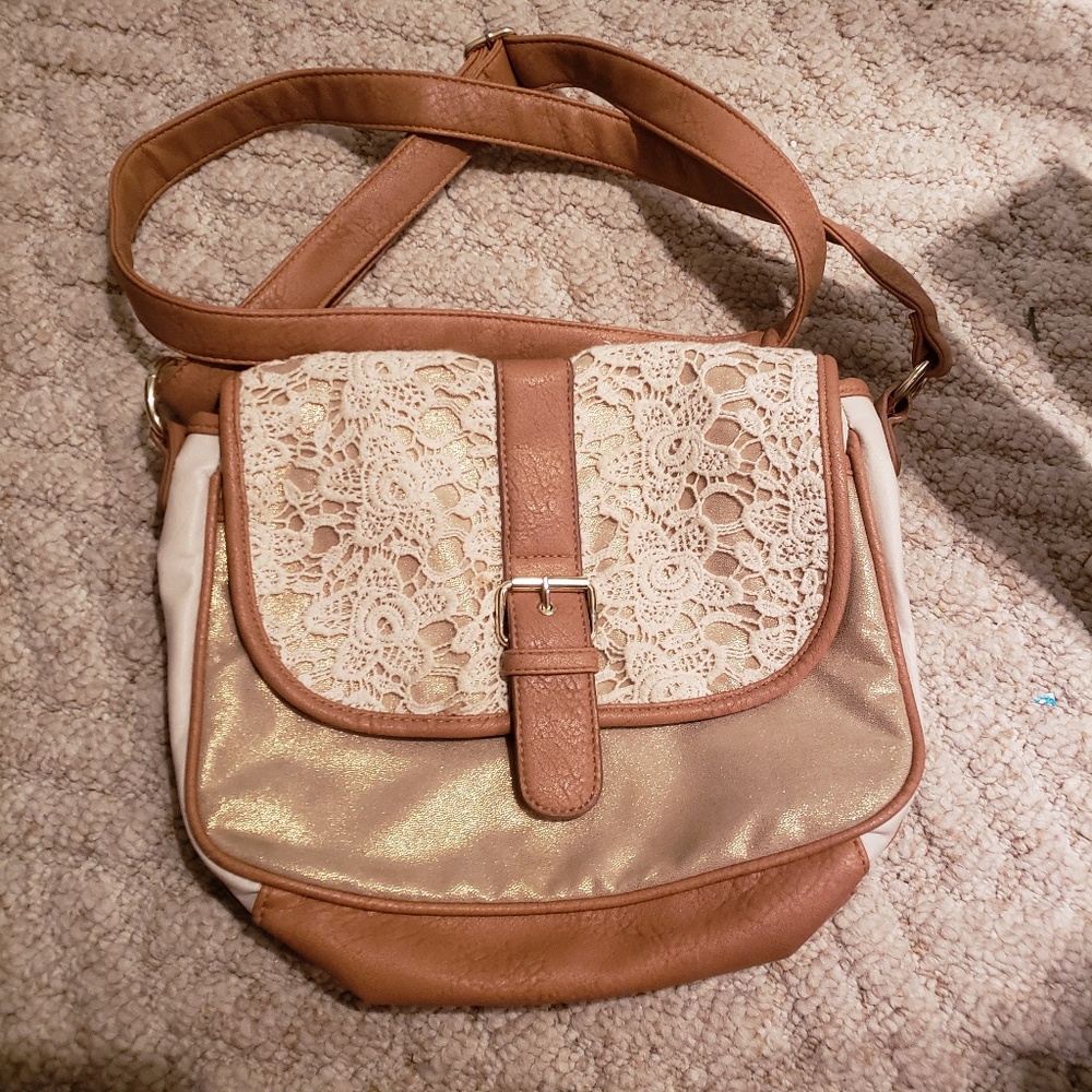 🔥LAST PRICE 🔥Lace and gold purse